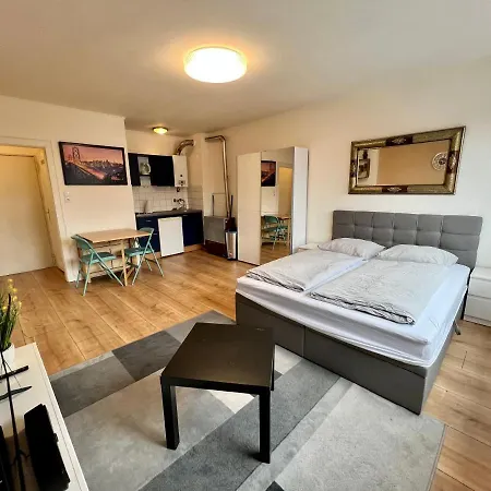 Vollmobliertes Zentrum Apartment *