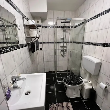 Vollmobliertes Zentrum Apartment